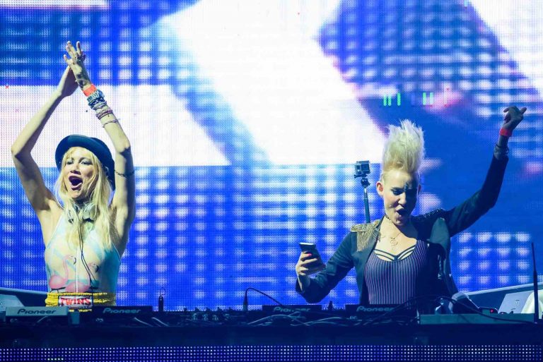 Nervo enamora en SuperMartXé