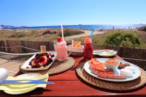 Desayunos a pie de mar | Ibiza Nights: the Ibiza party guide