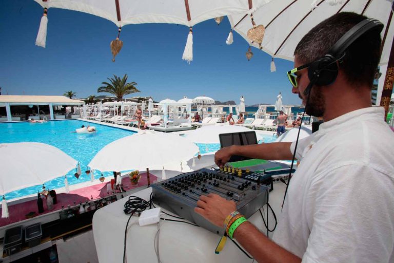 Beach Club Jacaranda Lounge | Keith Duffy será la ‘celebrity’