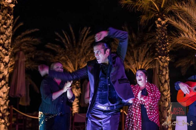 DESTINO IBIZA, cena bajo las estrellas con espectáculo flamenco