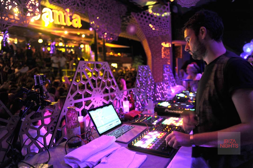 Cova Santa. WooMooN concluye el primer ciclo lunar | Ibiza Nights: the Ibiza party guide