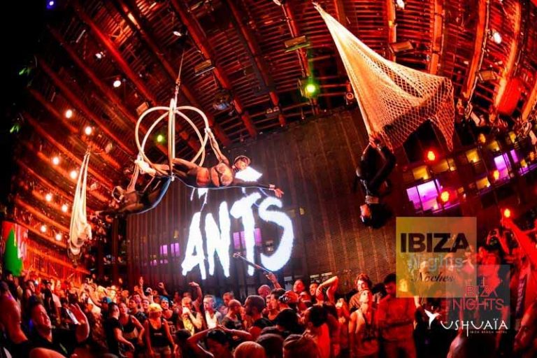 Ushuaïa Ibiza Beach hotel. La fiebre de las hormigas