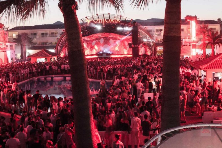 Ushuaïa Ibiza Beach Hotel. Las hormigas siguen dando guerra