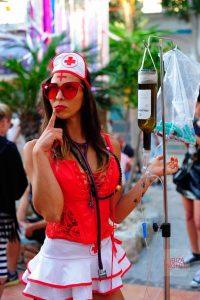 Las ‘perfomances’ se decantan por el teatro, la mímica y el arte | Ibiza Nights: the Ibiza party guide