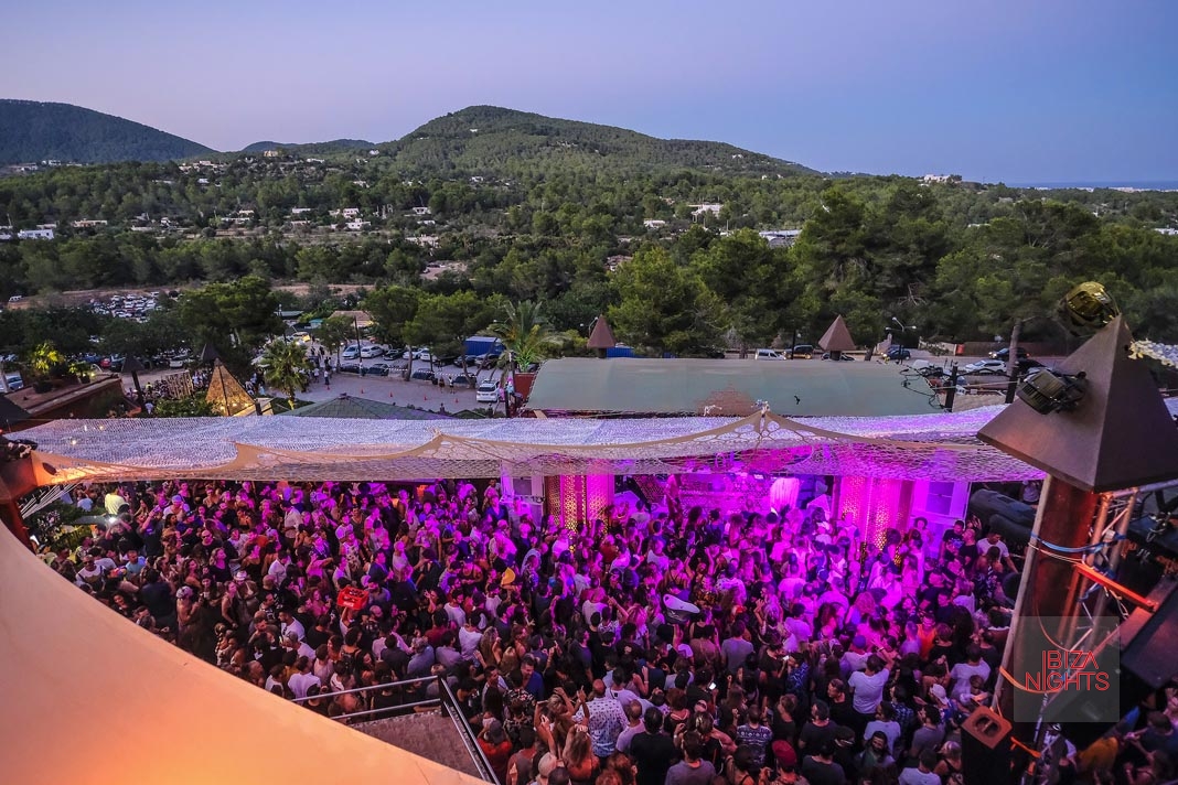 Cova Santa, WooMooN. Espléndida 'closing party' de temporada | Ibiza Nights: the Ibiza party guide