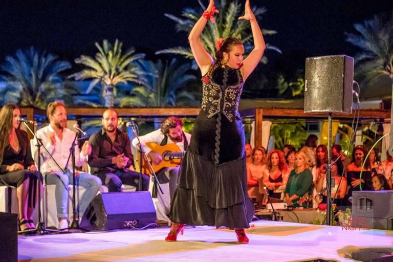 Bailaores profesionales que dejan al público sin habla. Fotos: Destino Ibiza