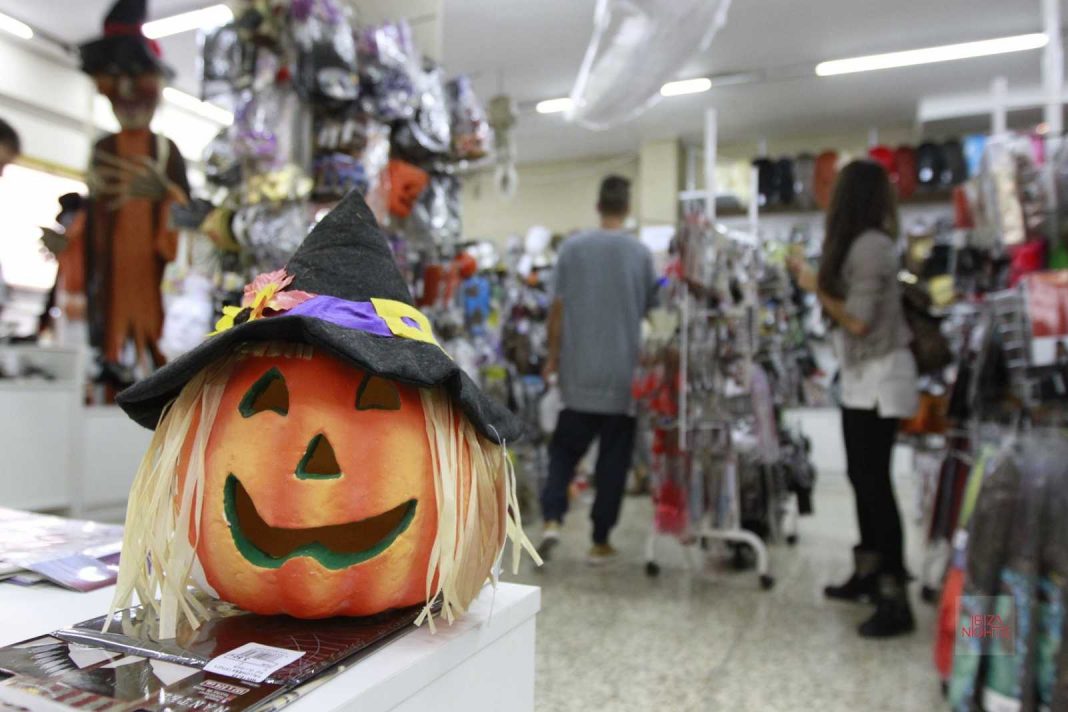 La Cucaña ofrece todo tipo de artículos terroríficos para Halloween.