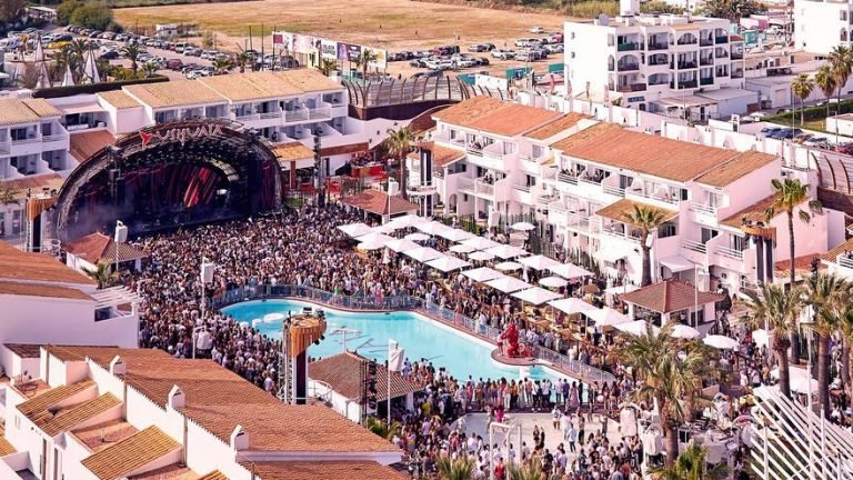 Los openings de Ushuaïa y Hï Ibiza congregaron a unas 13.000 personas