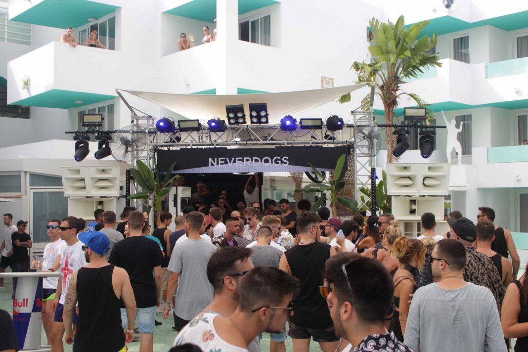 Adiós a Bora Bora Ibiza: así han sido sus fiestas durante 40 años | Ibiza Nights: the Ibiza party guide